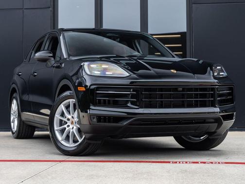 Chromite Black Metallic 2026 Porsche Cayenne Cayenne