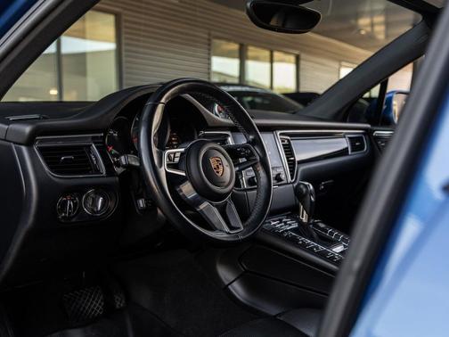 2018 Porsche Macan S