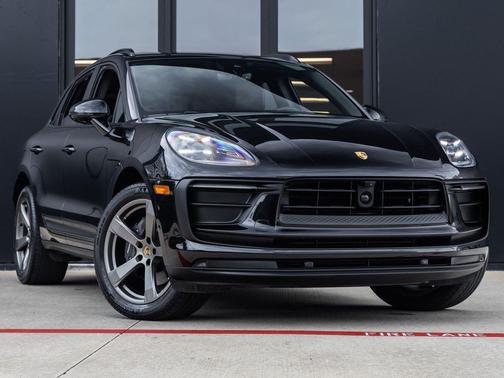 Jet Black Metallic 2023 Porsche Macan Macan
