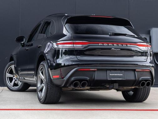 Jet Black Metallic 2023 Porsche Macan Macan