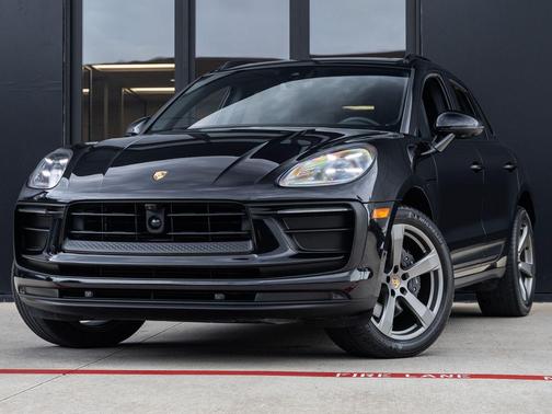 Jet Black Metallic 2023 Porsche Macan Macan