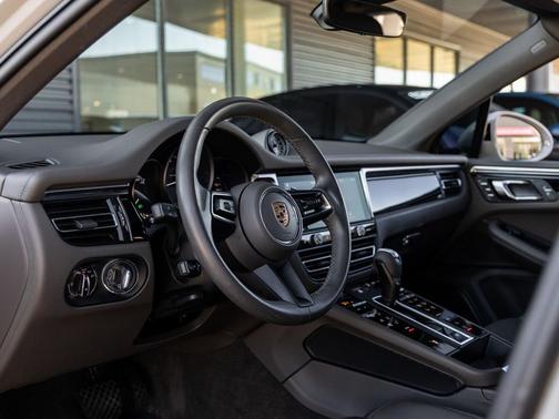 2023 Porsche Macan 