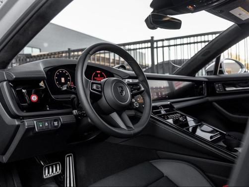 2025 Porsche Panamera Turbo S
