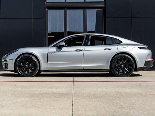 2025 Porsche Panamera Turbo S