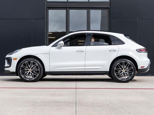 2025 Porsche Macan T