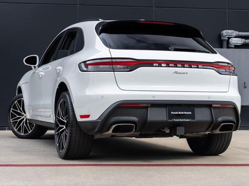 2025 Porsche Macan T