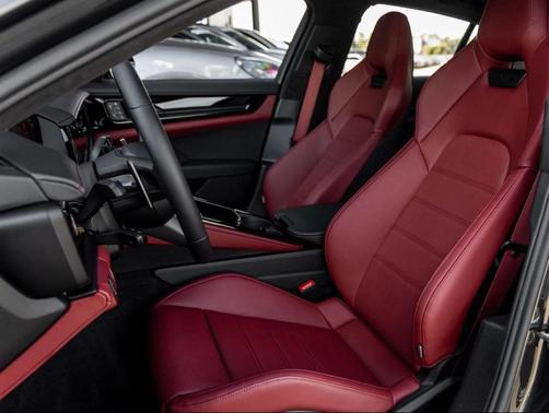 2026 Porsche Panamera GTS