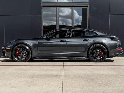 2026 Porsche Panamera GTS