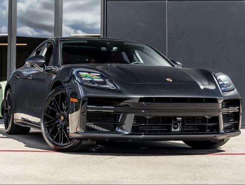 2026 Porsche Panamera GTS