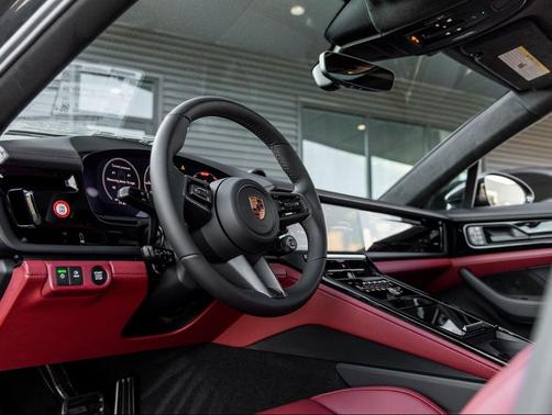 2026 Porsche Panamera GTS