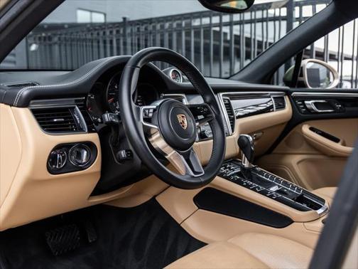2018 Porsche Macan Base