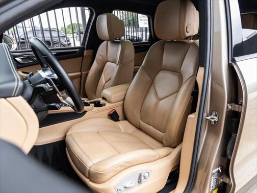 2018 Porsche Macan Base
