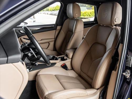 2023 Porsche Macan Base