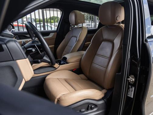 Chromite Black Metallic 2024 Porsche Cayenne Cayenne