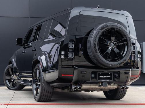 Santorini Black Metallic 2025 Land Rover Defender V8