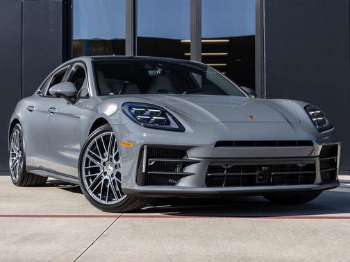 2026 Porsche Panamera 4