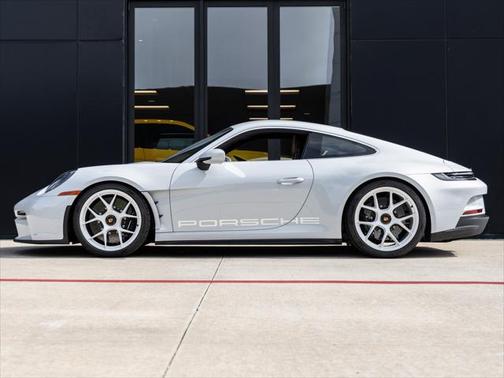 2024 Porsche 911 S/T