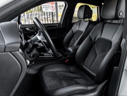 2019 Porsche Macan Macan