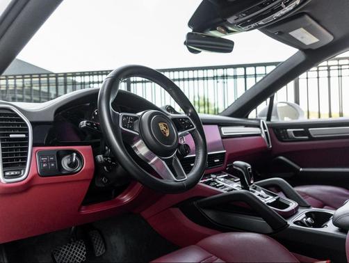 2023 Porsche Cayenne Platinum Edition