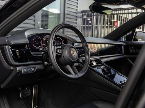 Jet Black Metallic 2024 Porsche Panamera 4