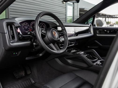 2025 Porsche Cayenne