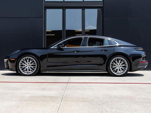 2025 Porsche Panamera 