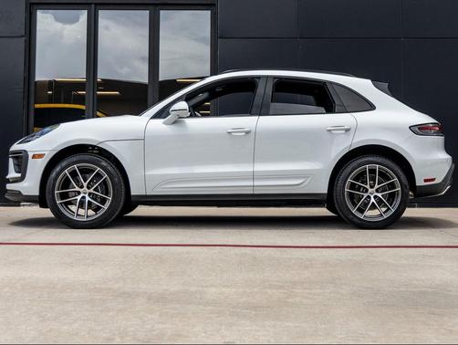 2025 Porsche Macan T