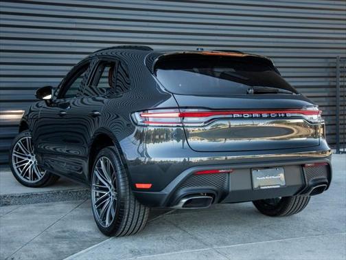 2025 Porsche Macan Base