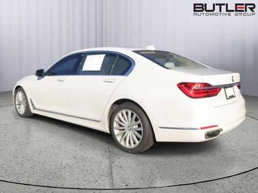 2018 BMW 740 740i
