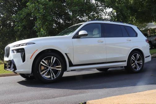 2026 BMW X7 xDrive40i