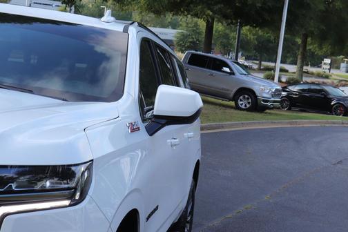 2022 Chevrolet Suburban 4WD Z71