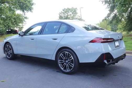 2025 BMW 530 i