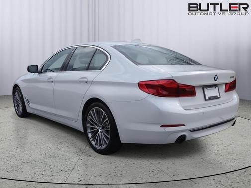 2019 BMW 530 530i