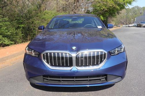 Phytonic Blue Metallic 2026 BMW 530 530i