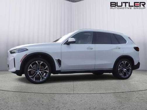 Mineral White Metallic 2026 BMW X5 sDrive40i