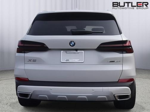 Mineral White Metallic 2026 BMW X5 sDrive40i