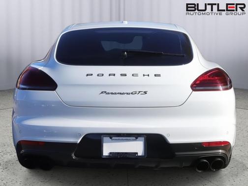 2016 Porsche Panamera GTS