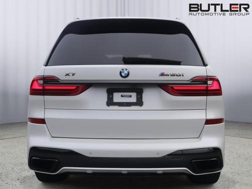 2022 BMW X7 M50i