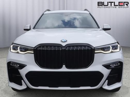 2022 BMW X7 M50i