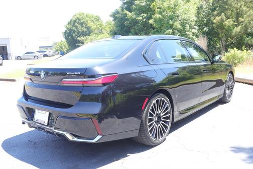 Black Sapphire Metallic 2026 BMW i7 eDrive50
