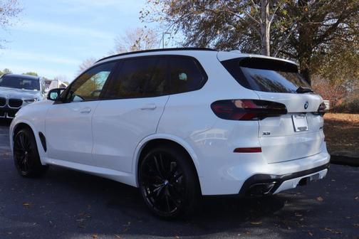 2026 BMW X5 M60i