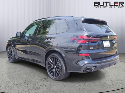 Black Sapphire Metallic 2026 BMW X5 M60i