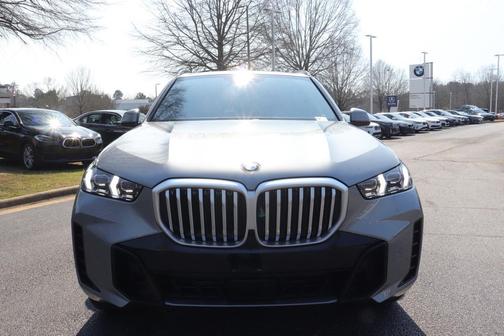 Skyscraper Grey Metallic 2026 BMW X5 sDrive40i