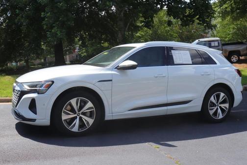 2024 Audi Q8 e-tron Premium Plus