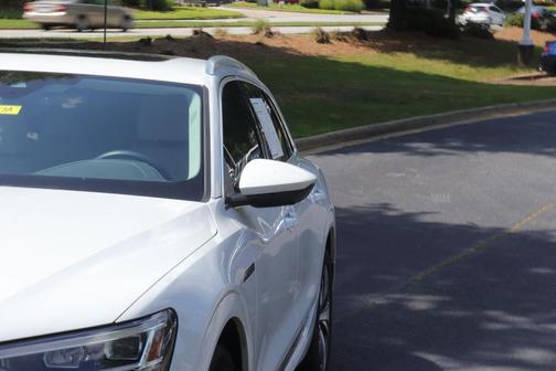 2024 Audi Q8 e-tron Premium Plus