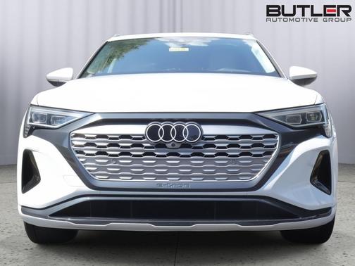 2024 Audi Q8 e-tron Premium Plus