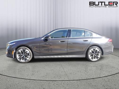 2025 BMW 530 530i