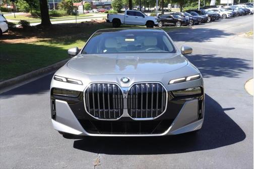 2025 BMW 740 i