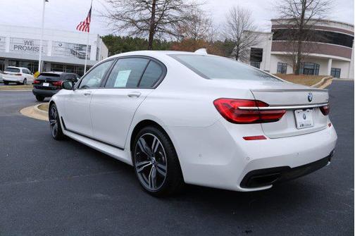 2016 BMW 740 740i