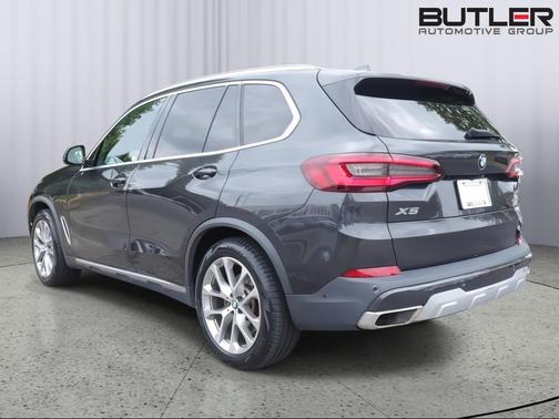 Dark Graphite Metallic 2021 BMW X5 sDrive40i